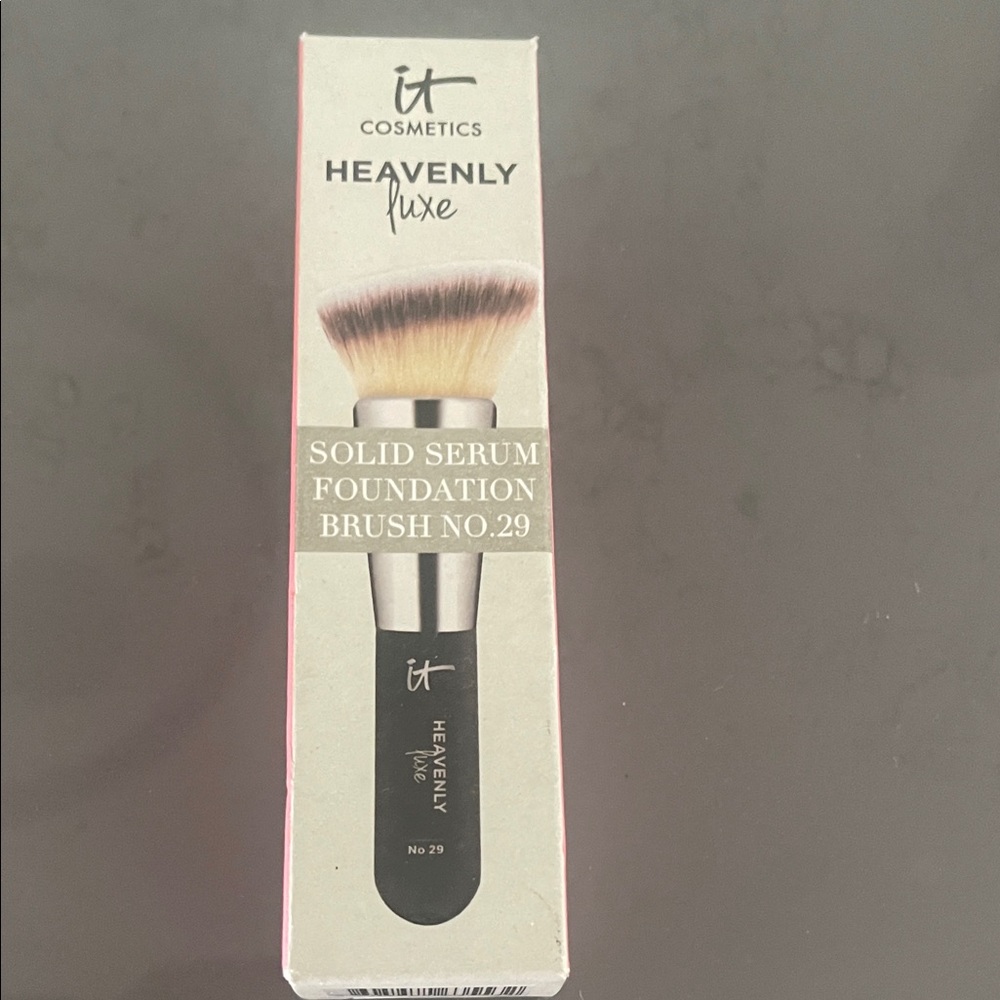 IT Cosmetics Heavenly Luxe Solid Serum Foundation Brush No. 29 - Black and Cream